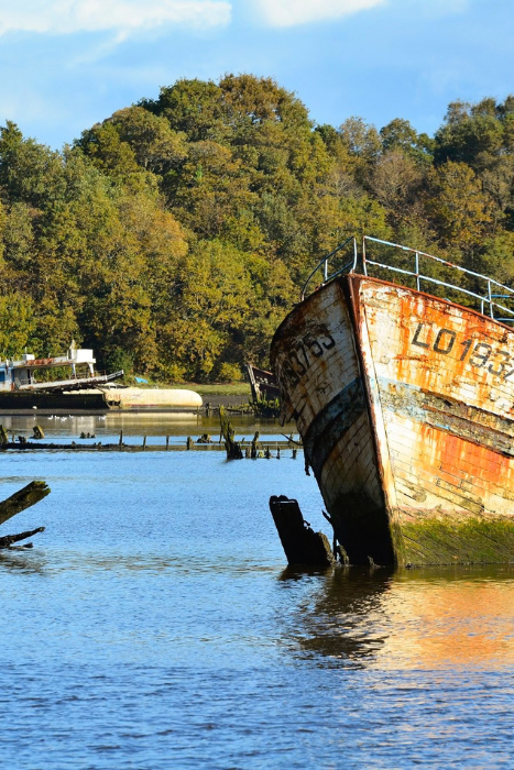 Cimetière de bateaux à Lanester